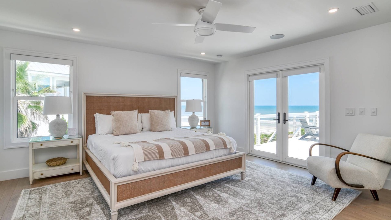 Photo of Patio Balcony in Crescent Beach