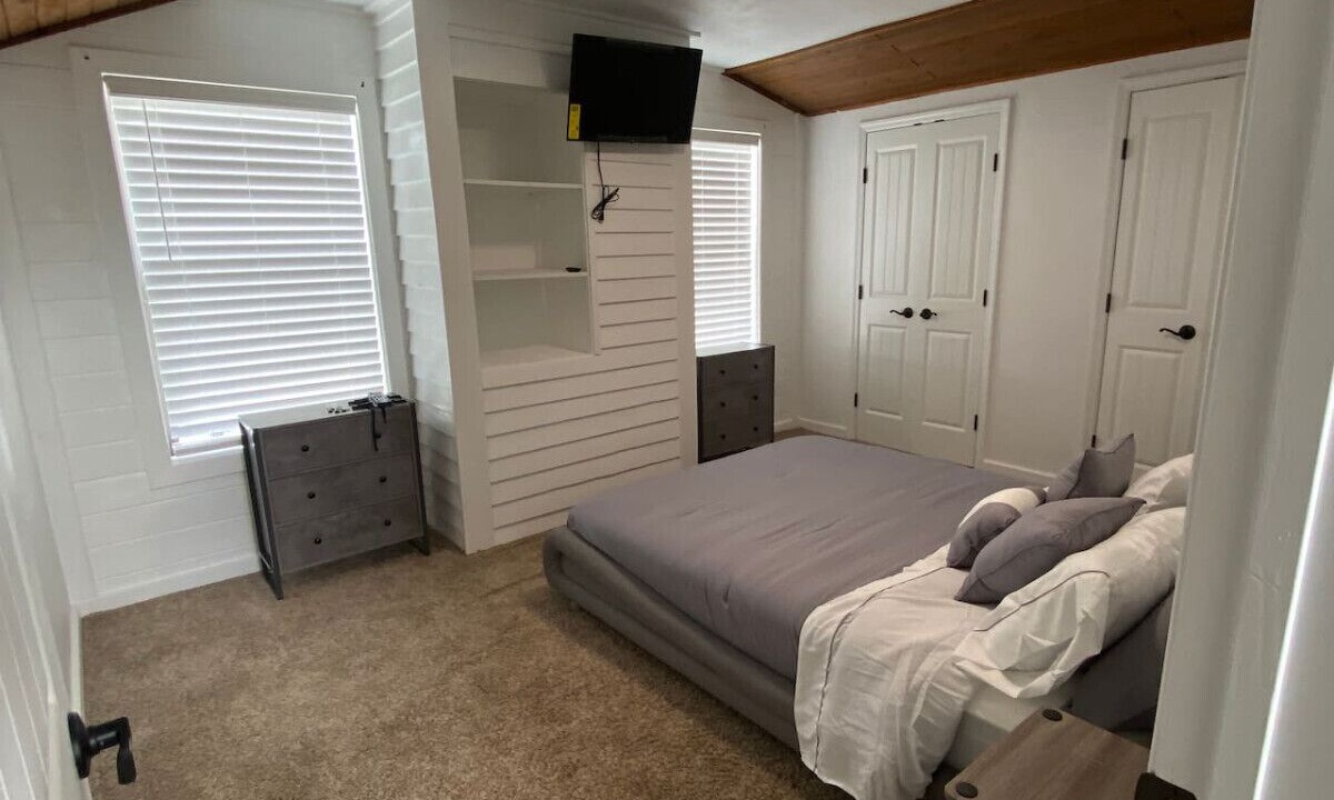 Photo of Bedroom in Holly Heights