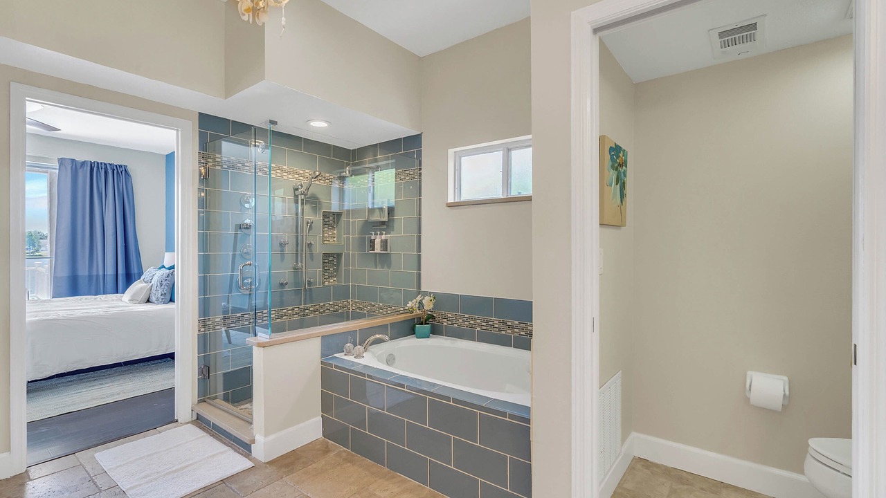 Photo of Bathroom in Mariner's VIllage