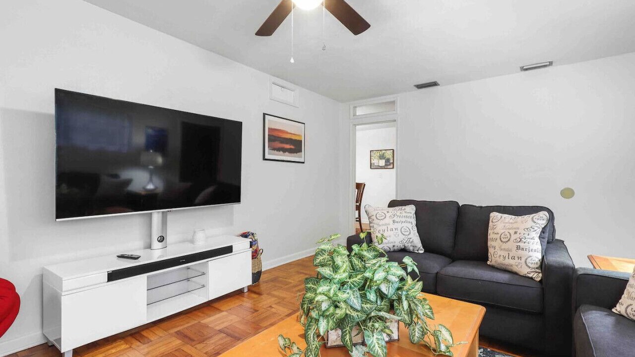 Photo of Livingroom in Gainesville