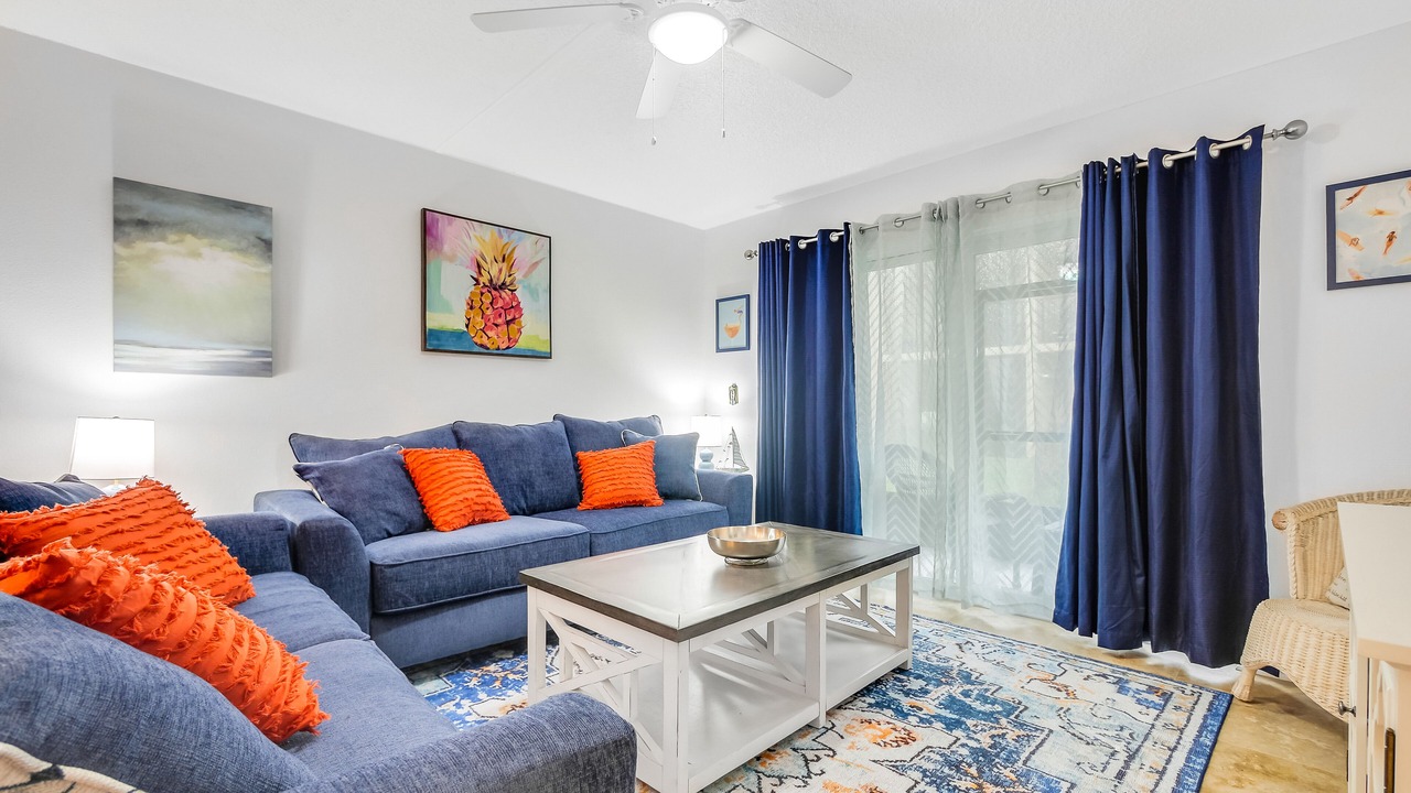 Photo of Livingroom in Crescent Beach