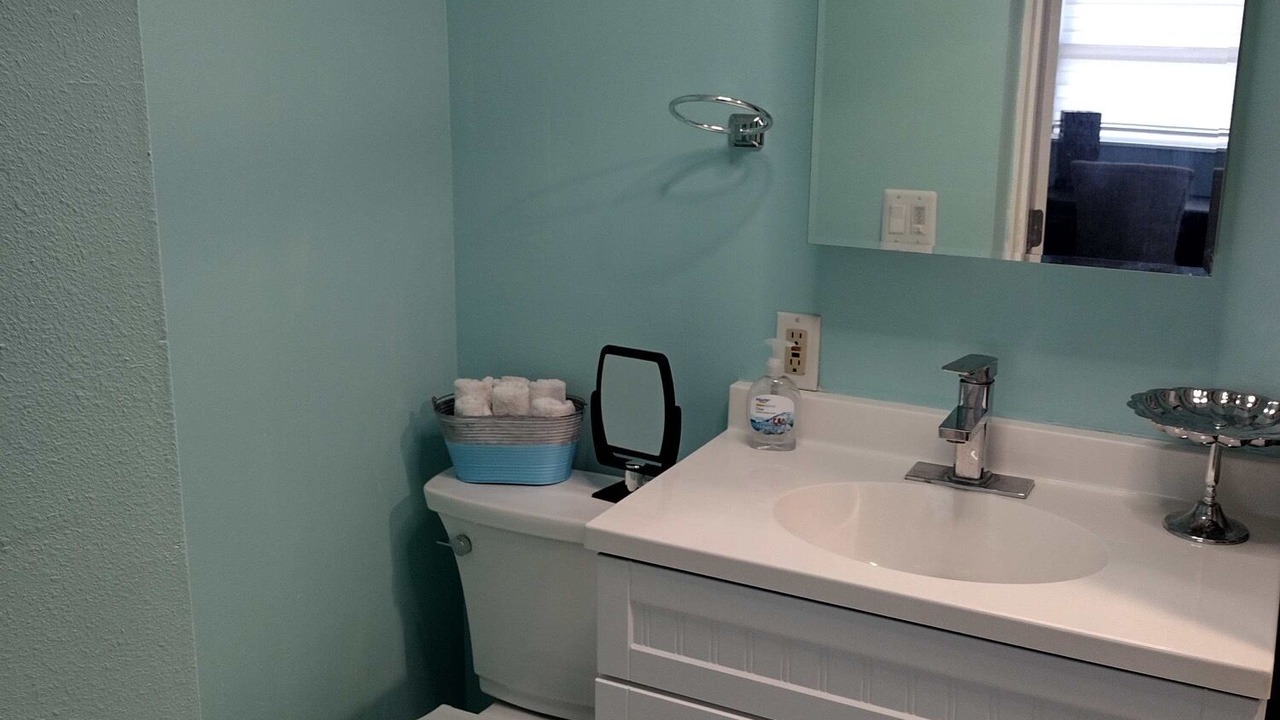 Photo of Bathroom in Colonial Hills