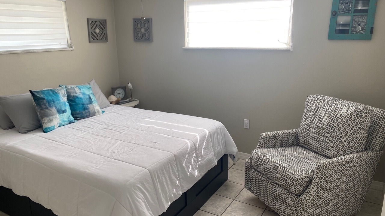 Photo of Bedroom in Colonial Hills