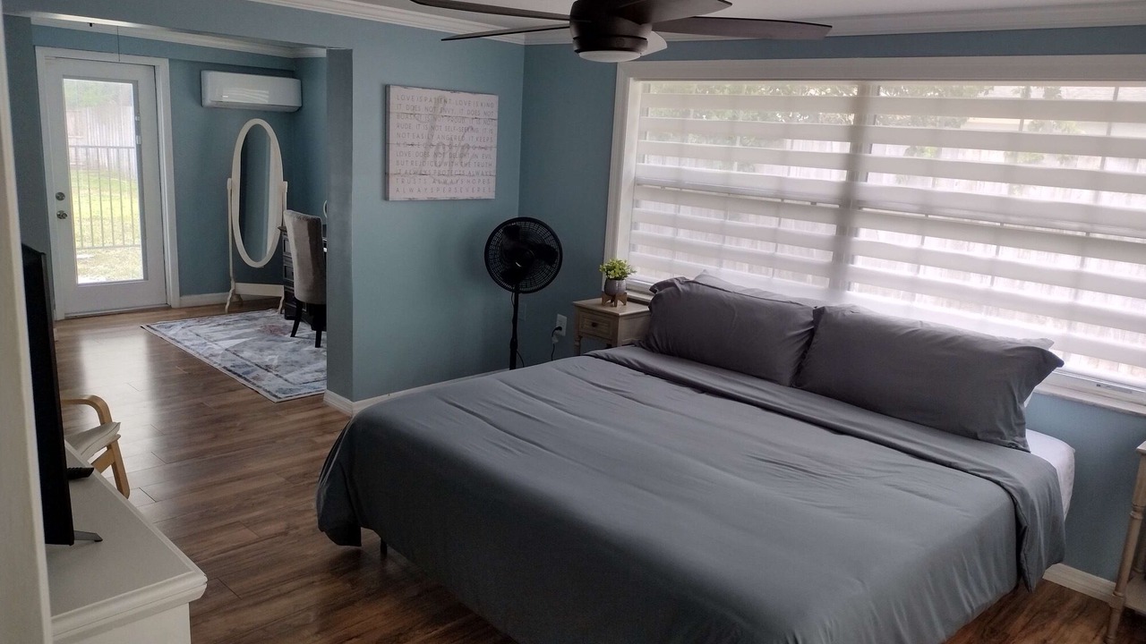 Photo of Bedroom in Colonial Hills