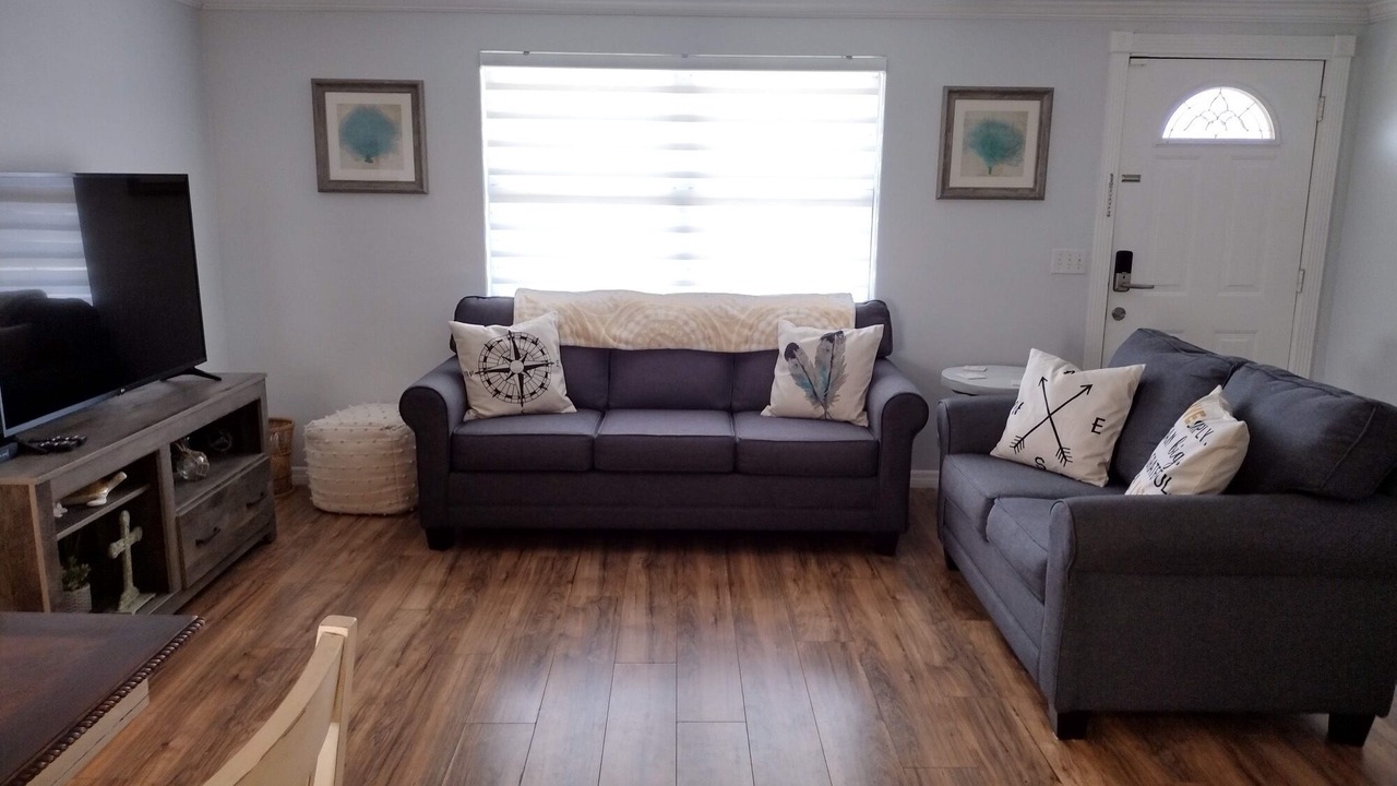 Photo of Livingroom in Colonial Hills