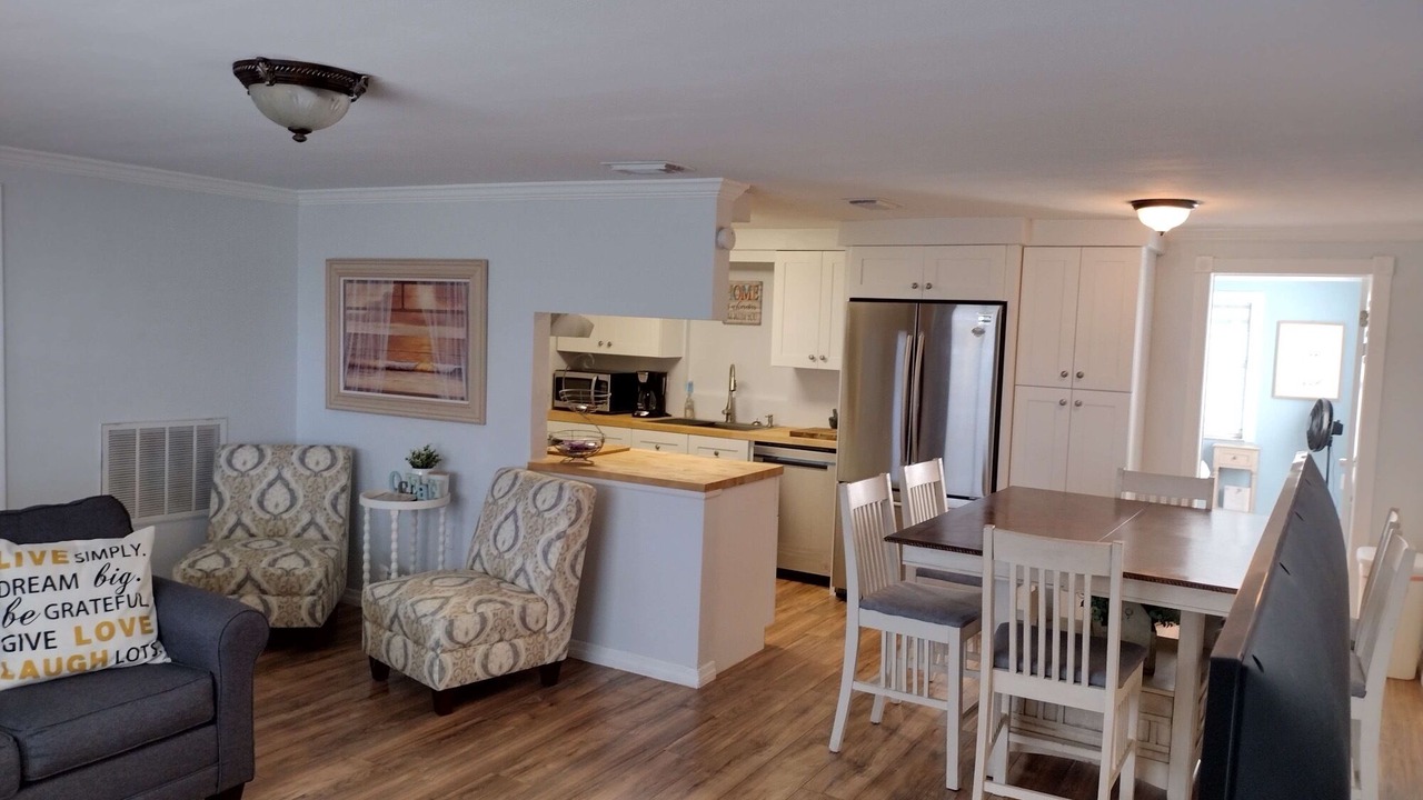 Photo of Livingroom in Colonial Hills