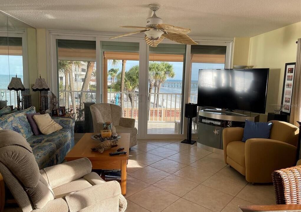 Photo of Livingroom in Redington Beach