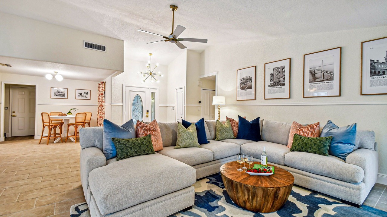 Photo of Livingroom in Cove