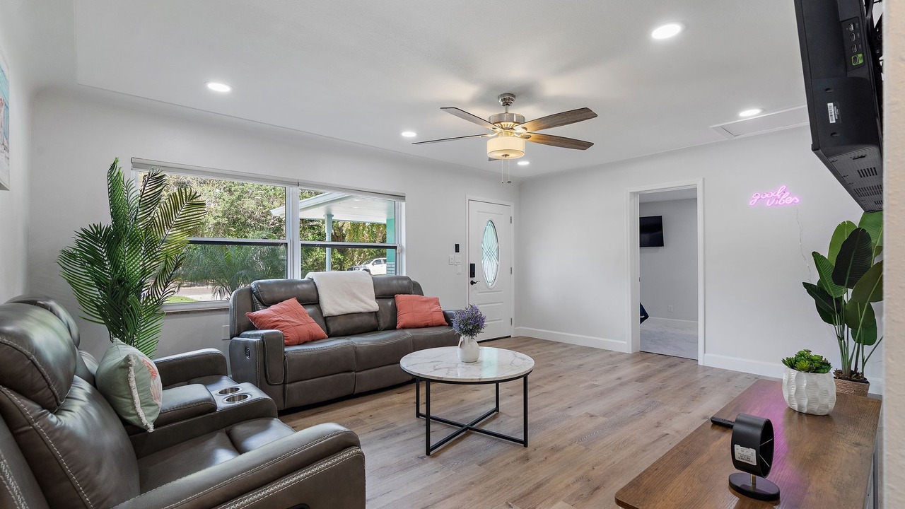 Photo of Livingroom in Madeira Beach