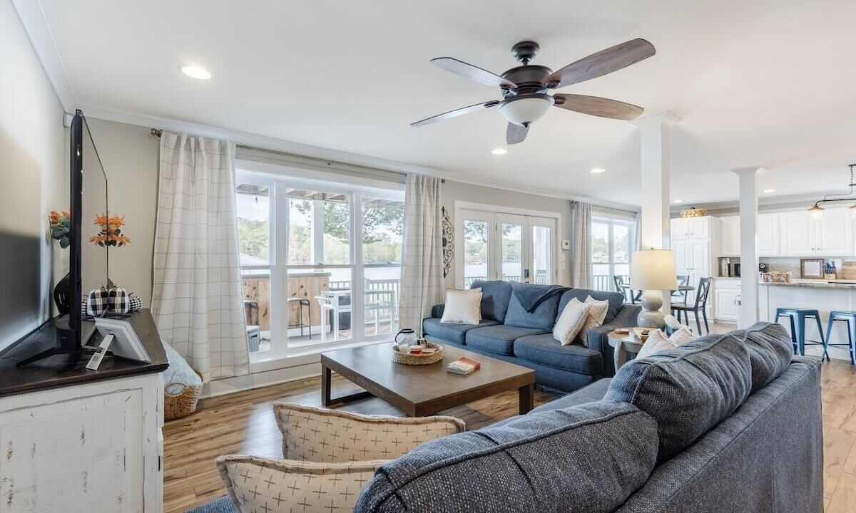 Photo of Livingroom in Lake Secession
