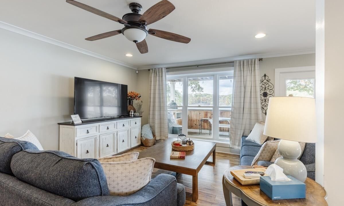 Photo of Livingroom in Lake Secession
