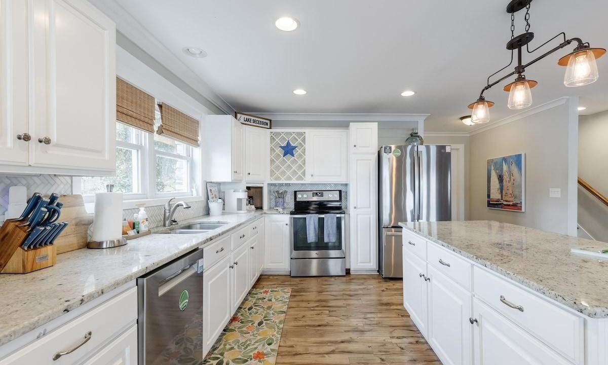 Photo of Kitchen in Lake Secession