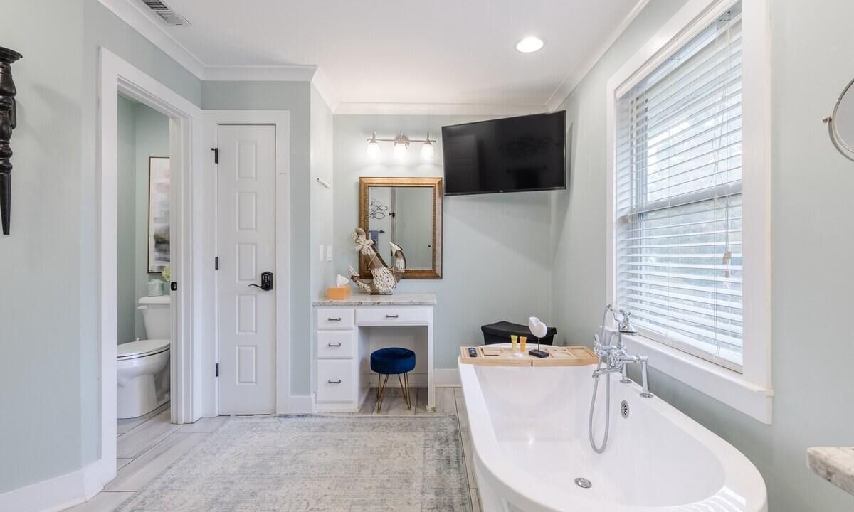 Photo of Bathroom in Lake Secession