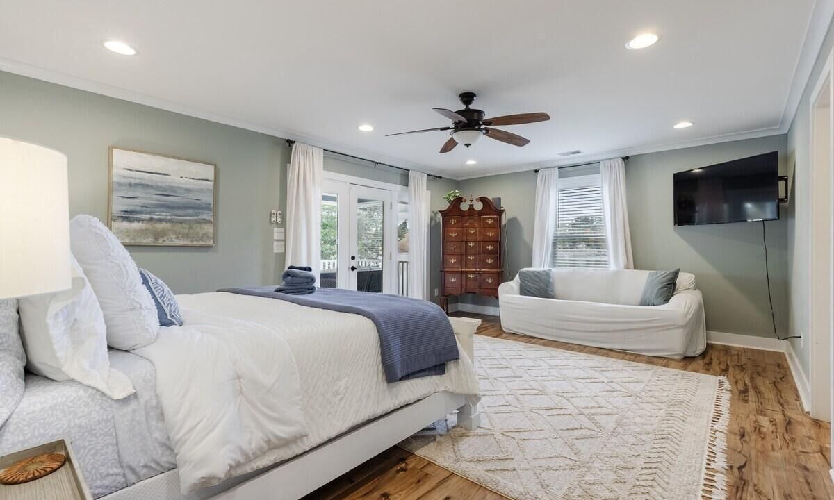 Photo of Bedroom in Lake Secession