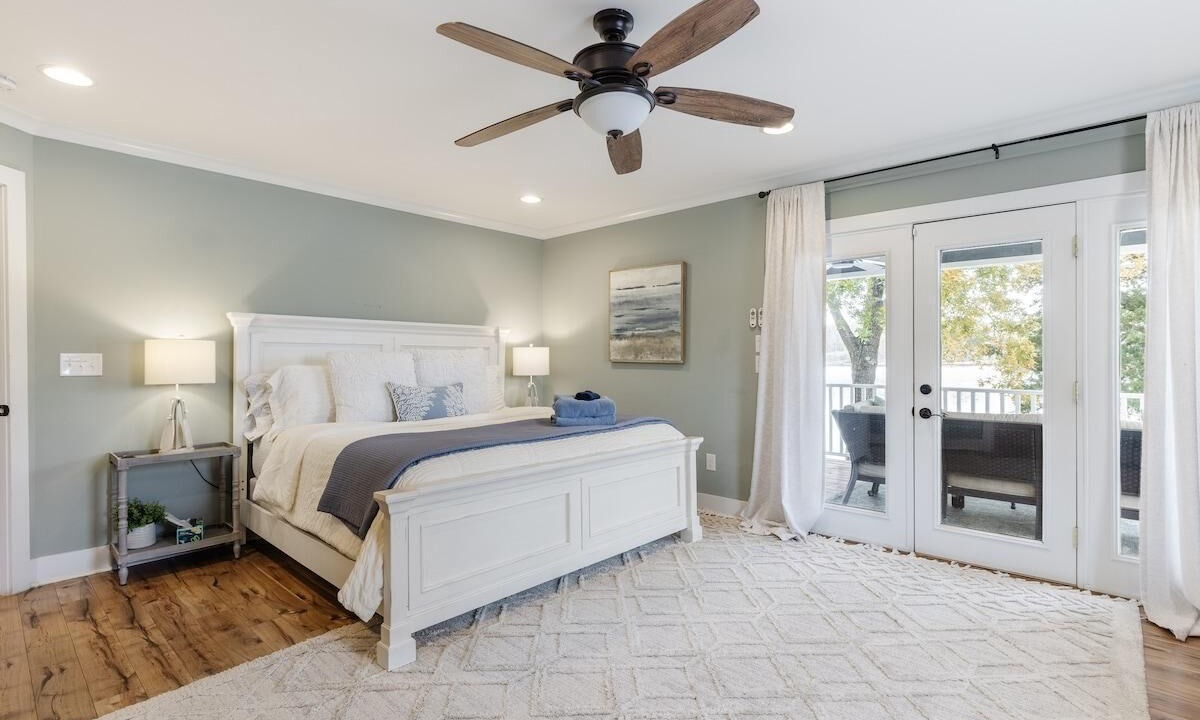 Photo of Bedroom in Lake Secession