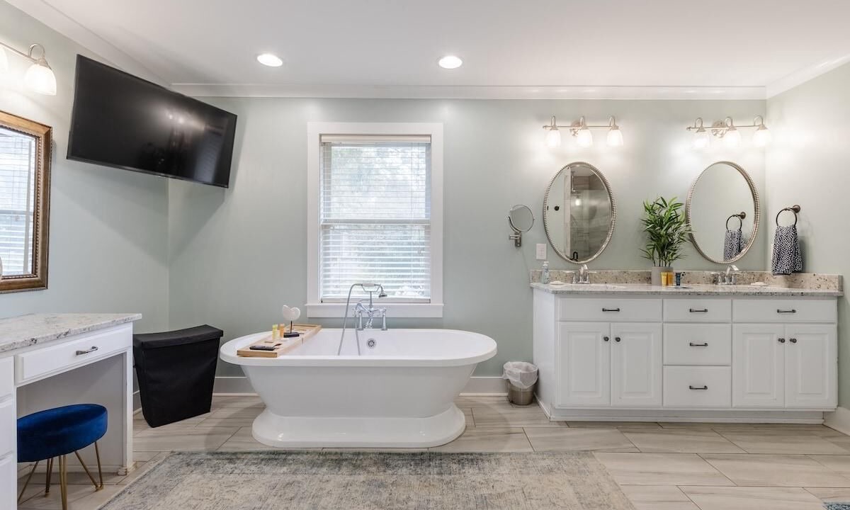 Photo of Bathroom in Lake Secession