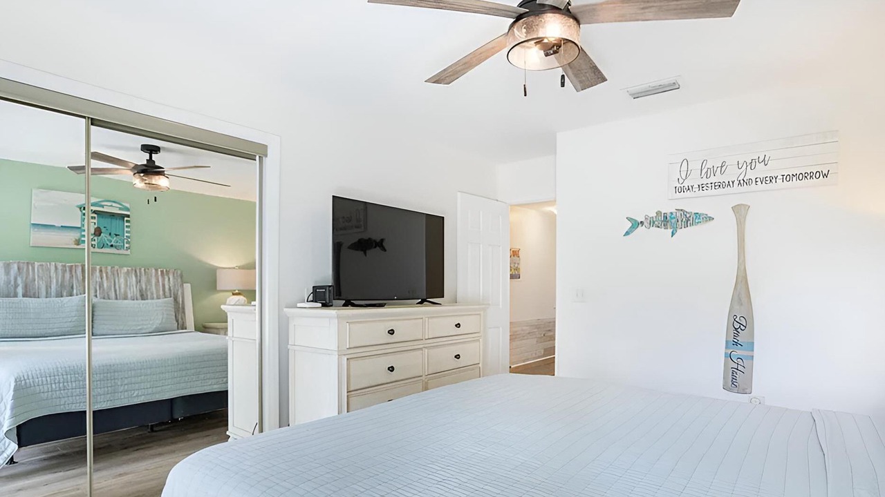 Photo of Bedroom in Crescent Beach