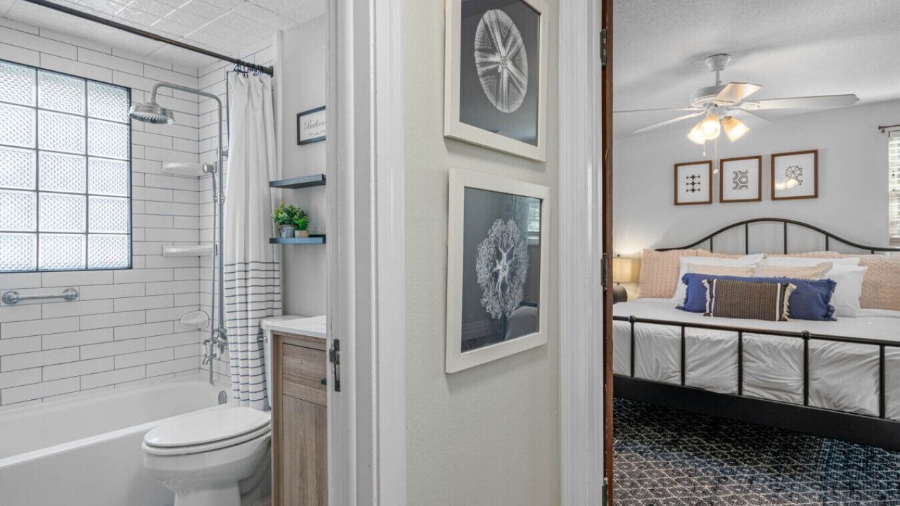 Photo of Bathroom in Largo