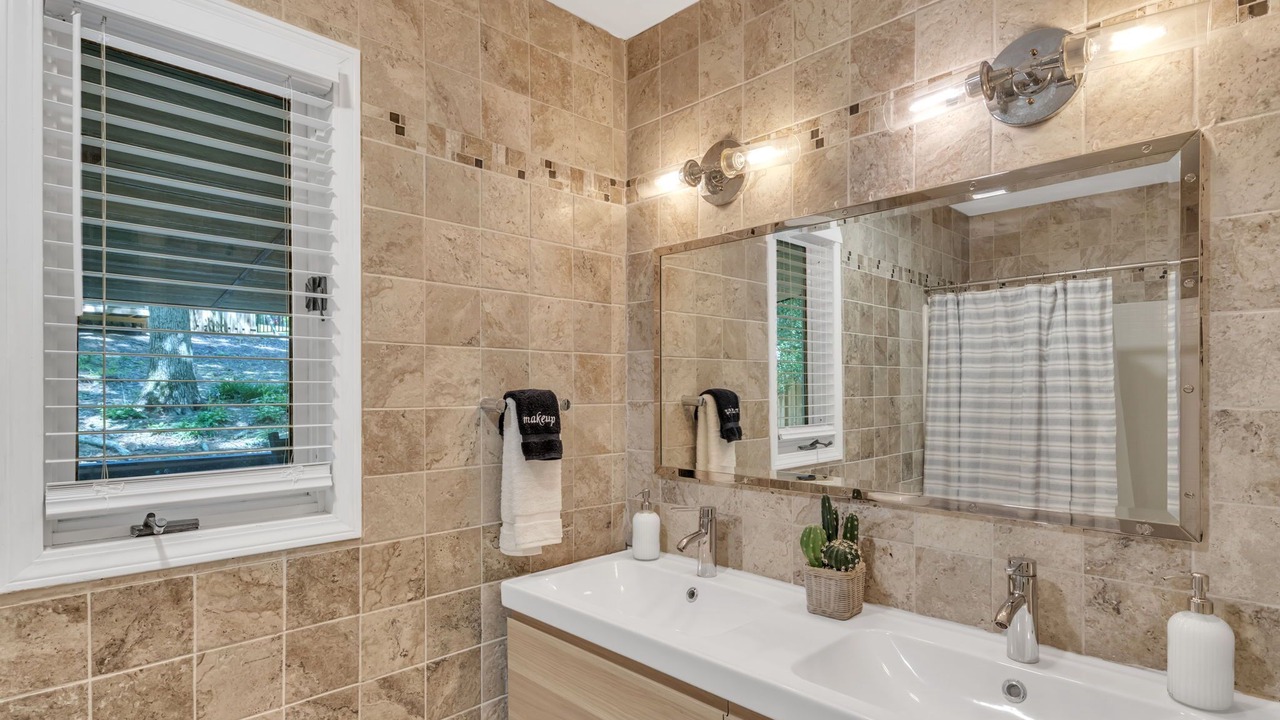 Photo of Bathroom in Taylors