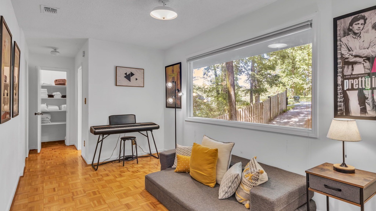 Photo of Livingroom in Taylors