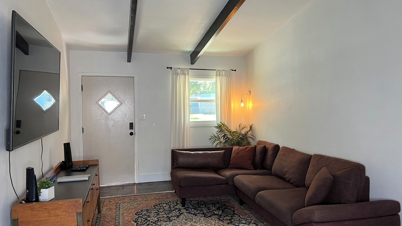 Photo of Livingroom in Gainesville