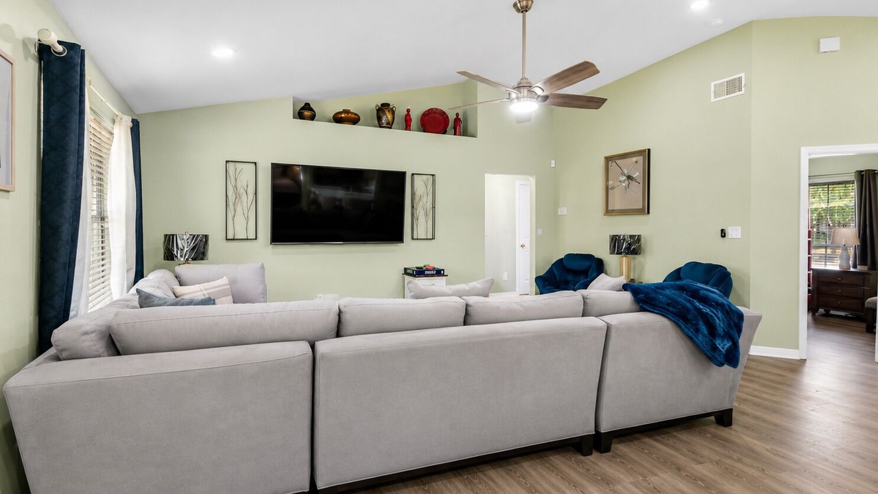 Photo of Livingroom in Milton