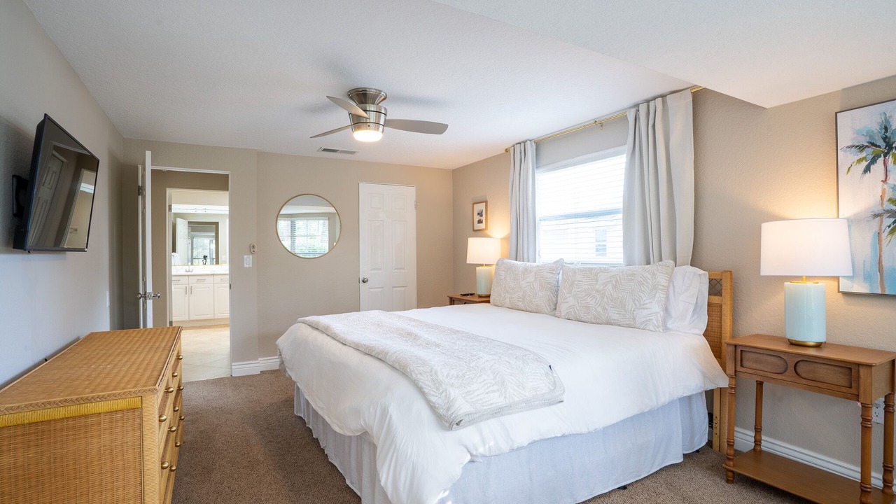 Photo of Bedroom in Gulf Gate Estates