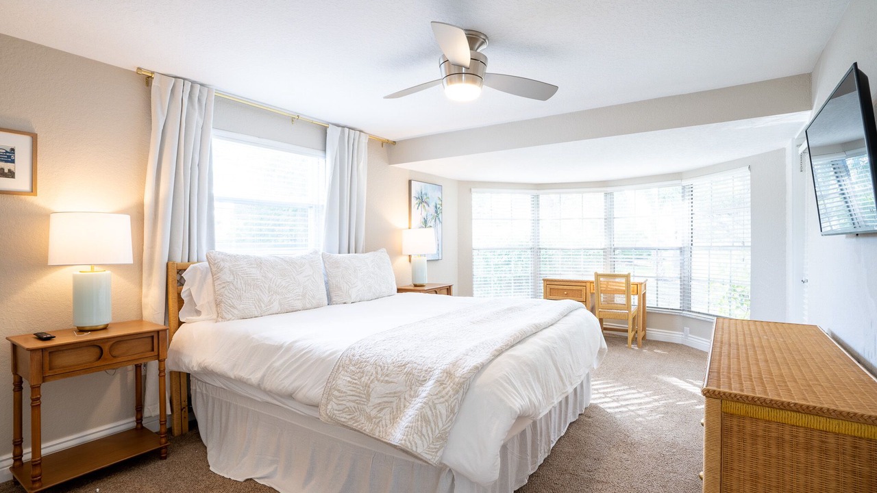 Photo of Bedroom in Gulf Gate Estates