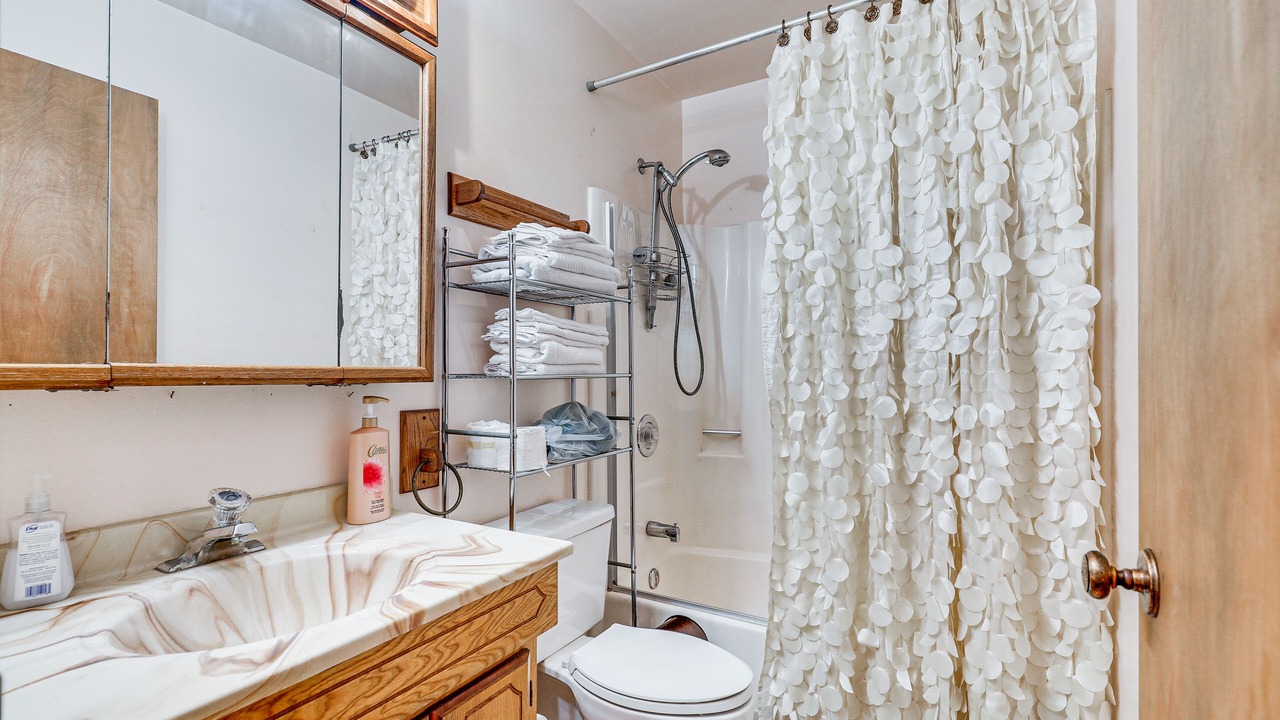 Photo of Bathroom in Limona Improvement