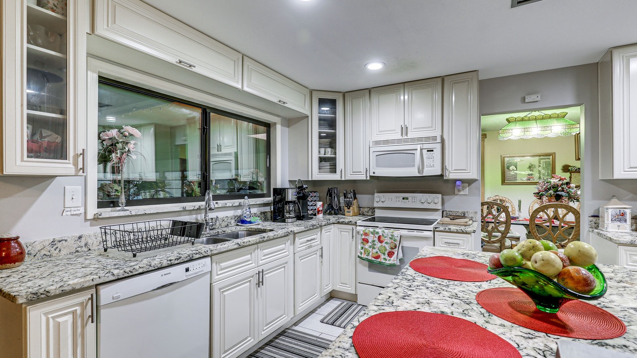 Photo of Kitchen in Limona Improvement