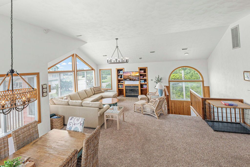 Photo of Livingroom in Waves