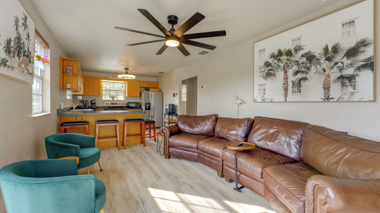 Photo of Livingroom in Weeki Wachee Gardens