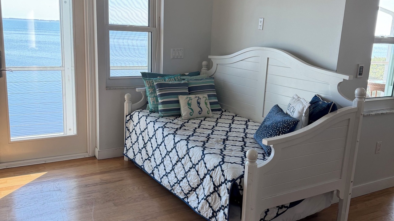 Photo of Bedroom in Trailer Estates