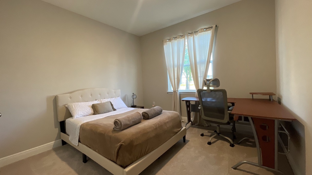 Photo of Bedroom in Apollo Beach