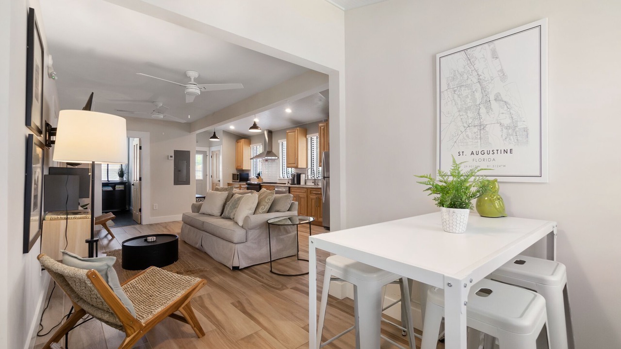 Photo of Livingroom in Downtown Historic District