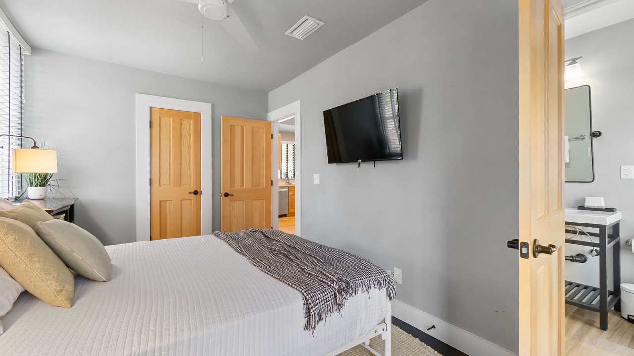 Photo of Bedroom in Downtown Historic District