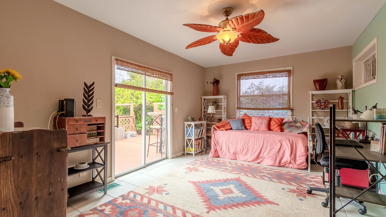 Photo of Bedroom in South Peninsula Historic District