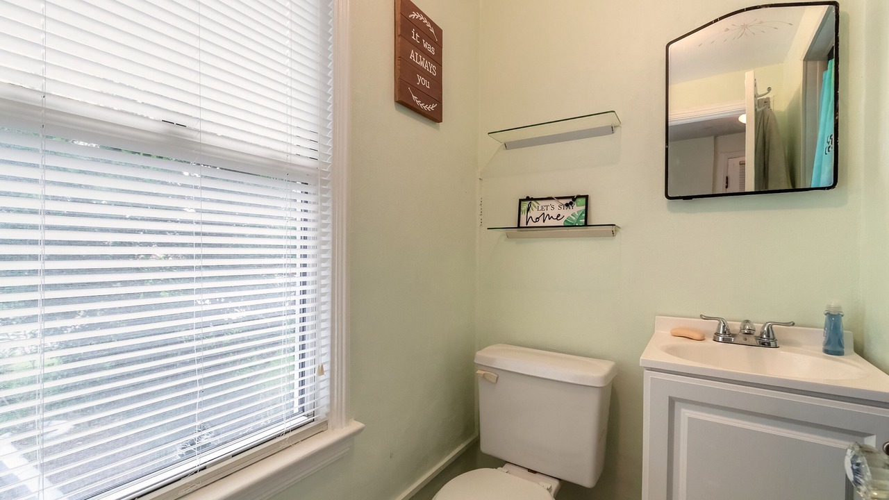 Photo of Bathroom in South Peninsula Historic District