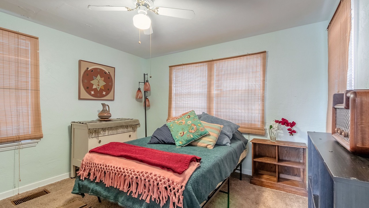 Photo of Bedroom in South Peninsula Historic District