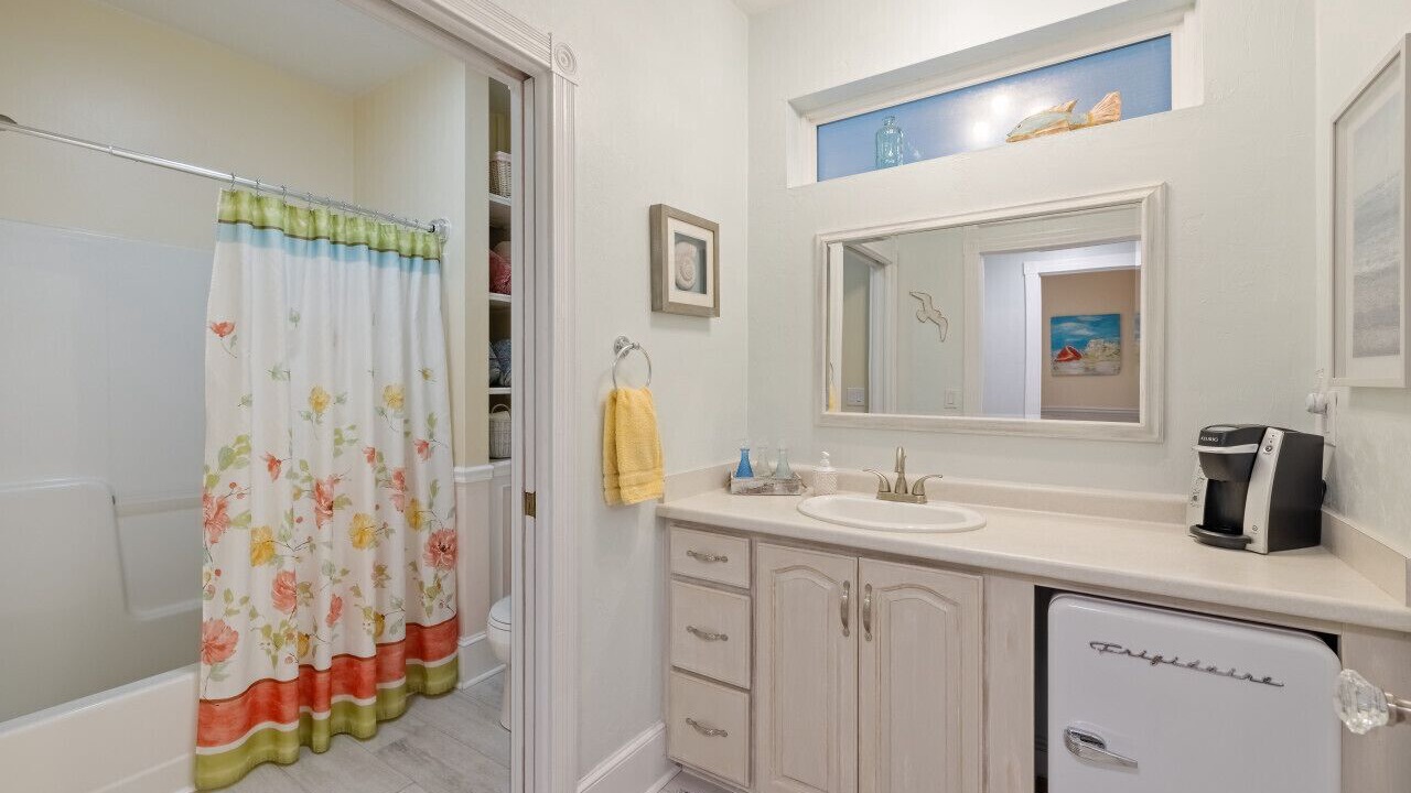 Photo of Bathroom in Cedar Key