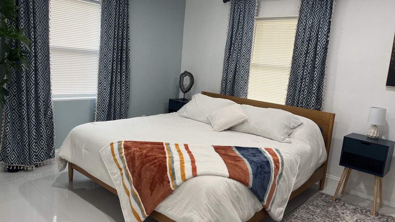 Photo of Bedroom in Edgewater