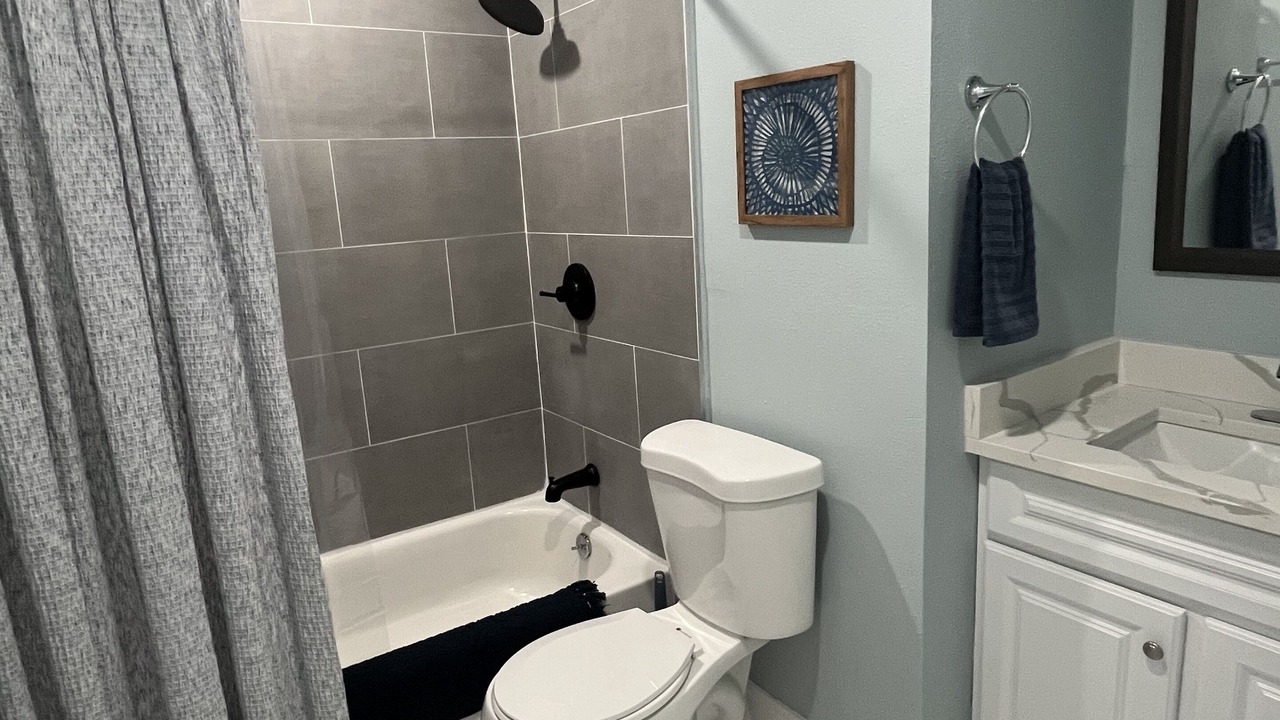 Photo of Bathroom in Edgewater