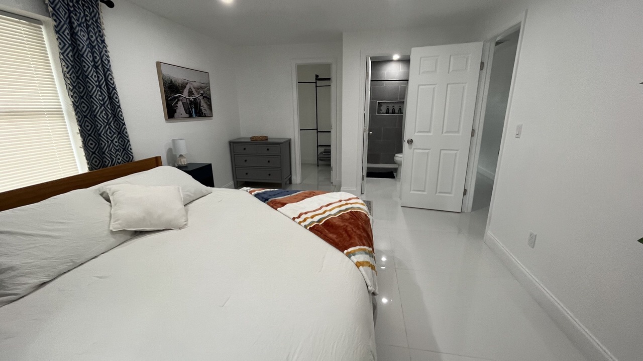Photo of Bedroom in Edgewater