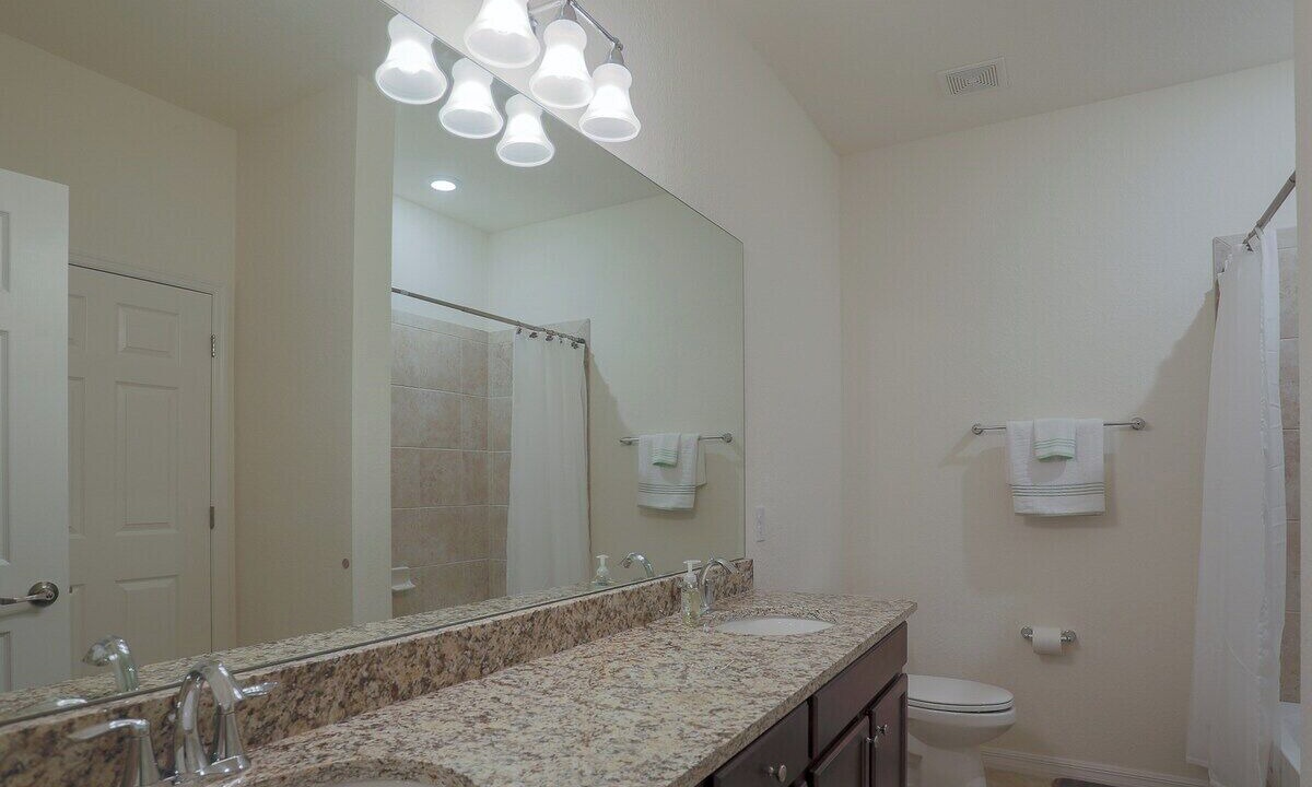 Photo of Bathroom in Lakewood Ranch