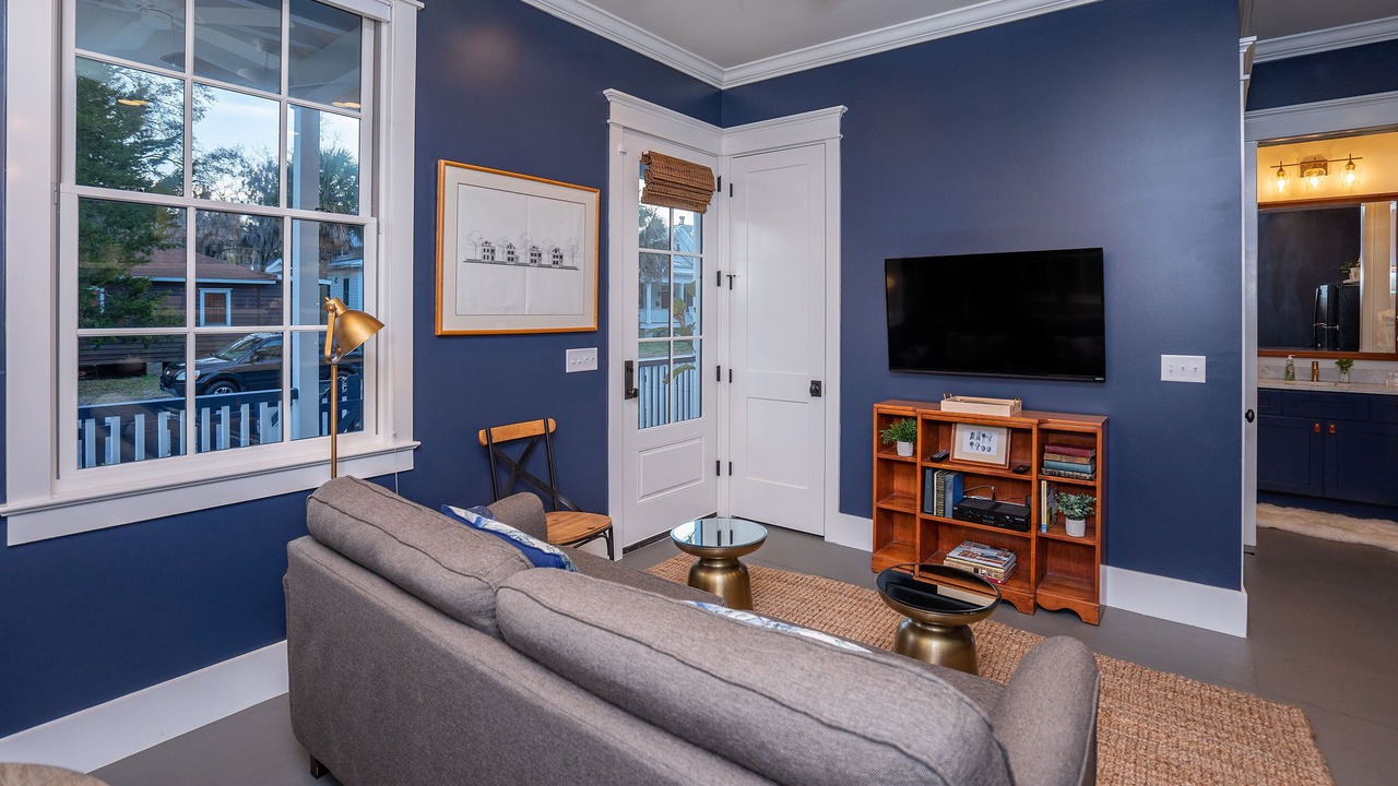 Photo of Livingroom in Historic District