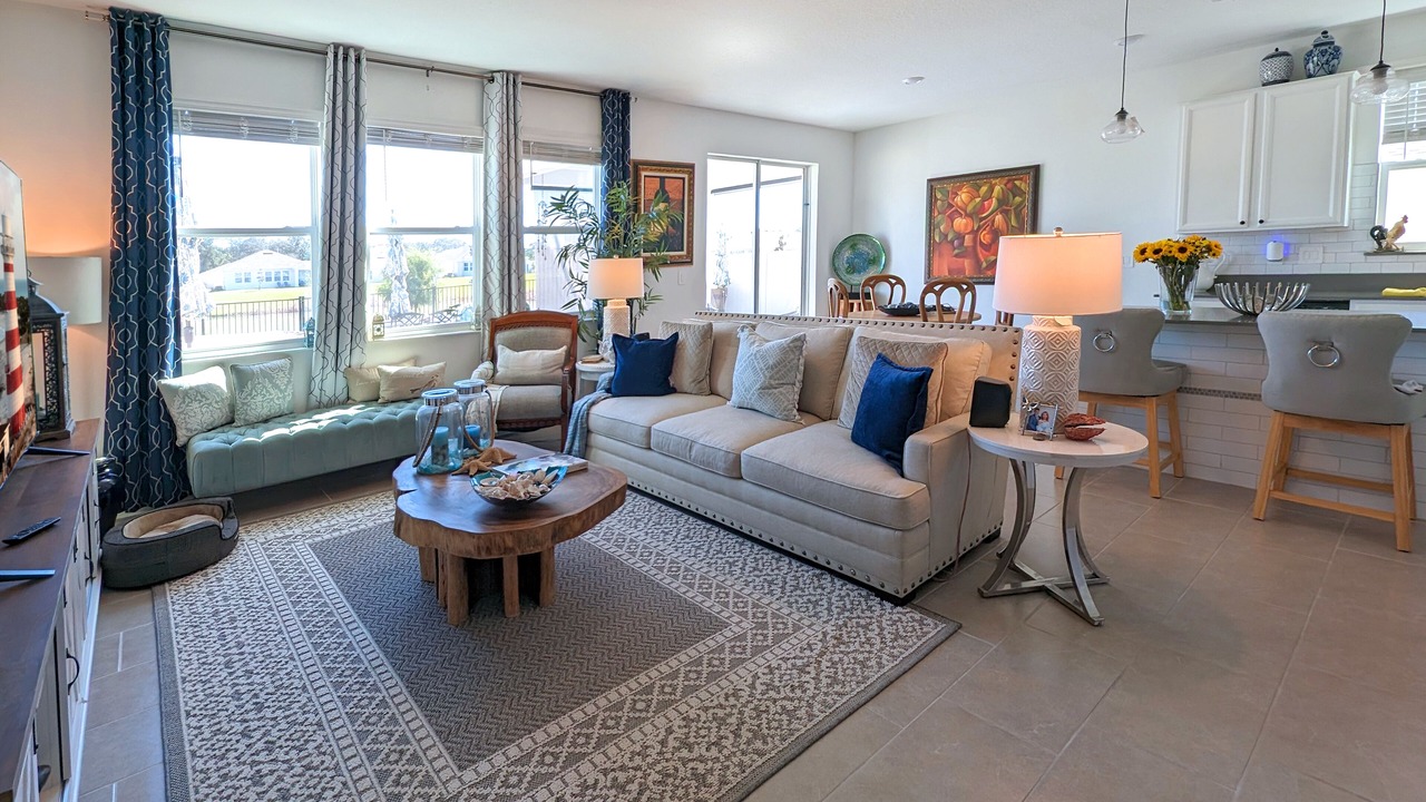 Photo of Livingroom in Silver Lake