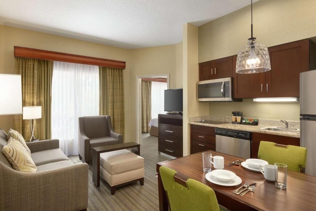 Photo of Livingroom in Feather Sound