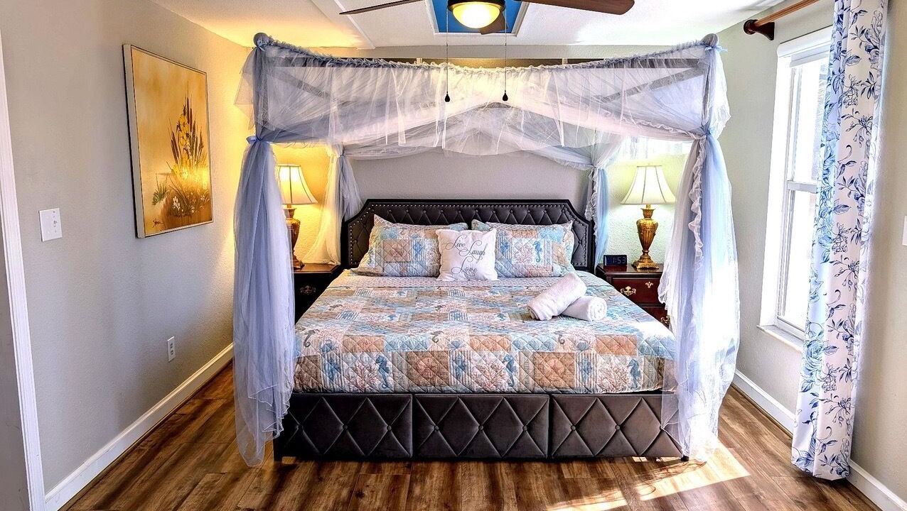 Photo of Bedroom in Forest Hills