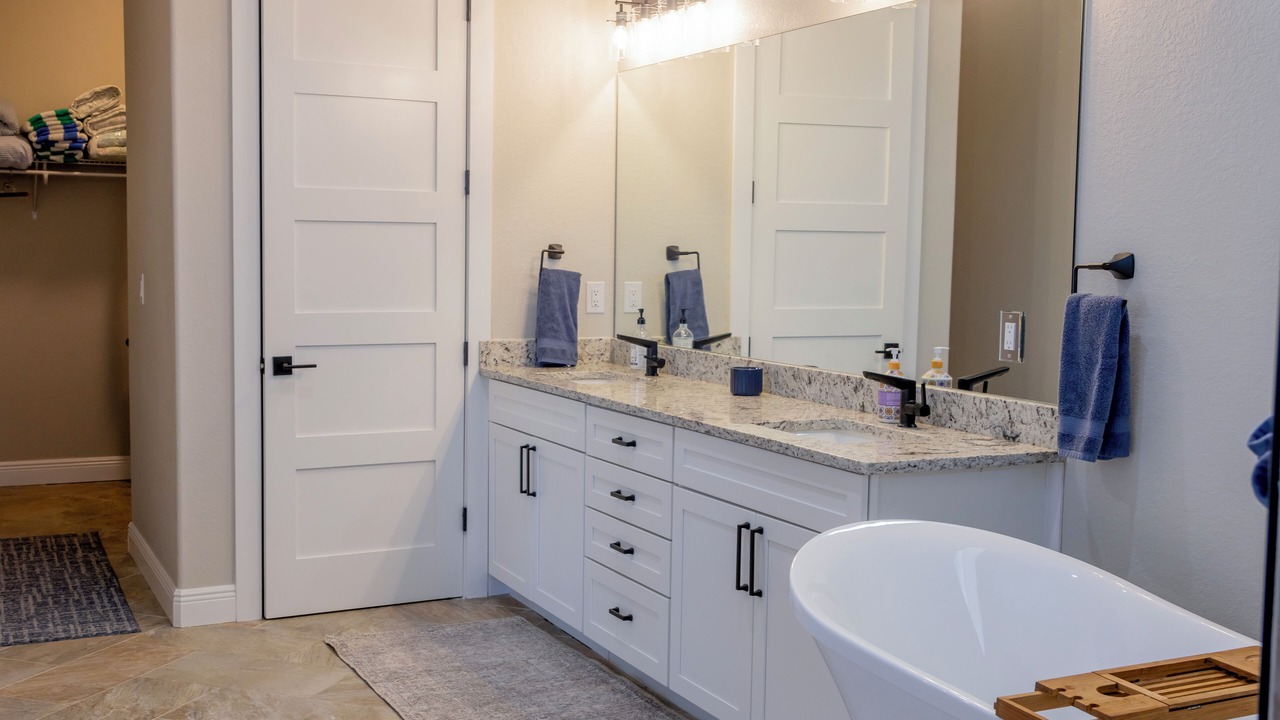 Photo of Bathroom in Venetian Way