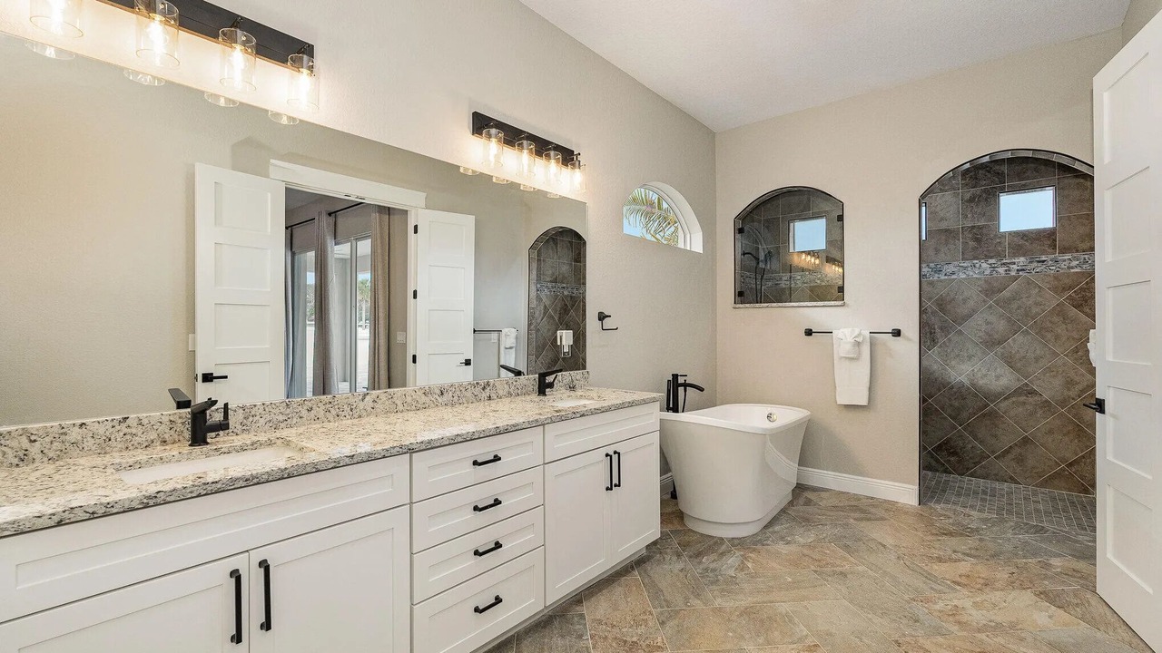 Photo of Bathroom in Venetian Way
